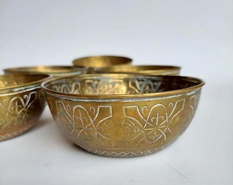 Set di 5 ciotole vintage orientali in ottone
