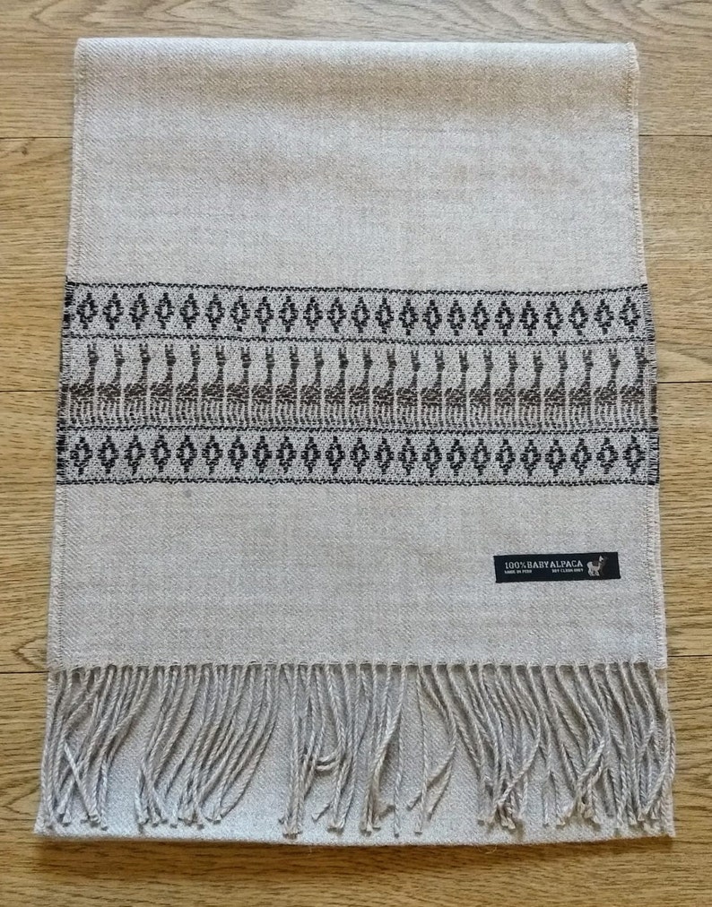 Scarf made of 100/% baby alpaca wool