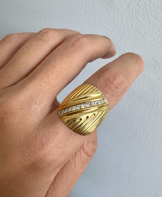 18k Yellow Gold Diamond Band Size 7 - image 3