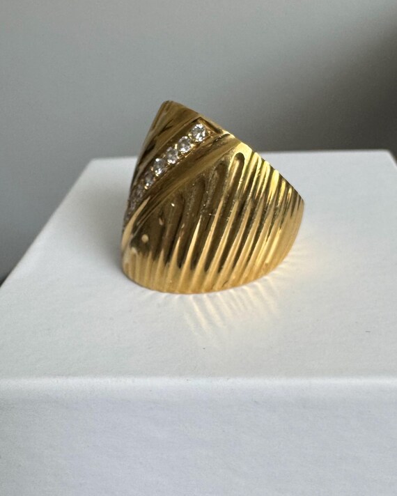 18k Yellow Gold Diamond Band Size 7 - image 2