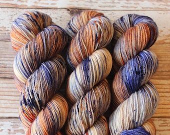 Ines - Ocaso - Hand Dyed Yarn - 100% Super Wash Merino Fingering Yarn, Yarn with Speckles, Indie Dyed Yarn, Shawl Yarn