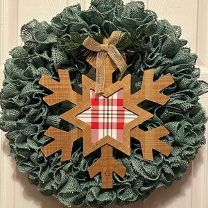 Winterkrans: kerstkrans: houten sneeuwvlok