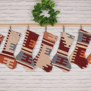 Medias navideñas antiguas de kilim, medias navideñas de alfombra vintage, medias navideñas personalizadas, medias navideñas para niños, medias navideñas tejidas.