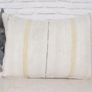 Vintage Kilim Pillow, Throw Kilim Pillow, 20x28 Pillow for Couch, Handmade Kilim Cushion, Beige Cushion, Geometric Lumbar  Pillow,
