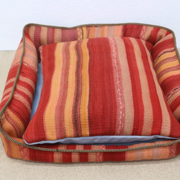Dog Bed, Personalized Dog House, Modern Comfy Beds for Dogs, Vintage Kilim Dog Bed, 20x24x6, Rectangle Puffs Dog Bed, Embroidery Dog Bed, 10