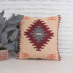 Vintage Kilim Throw Pillow, Antique Pillows, 20x20 Turkish Pillow, Ethnical Kilim Rug Pillow, Beige Pillow, Vintage Kilim Pillow,