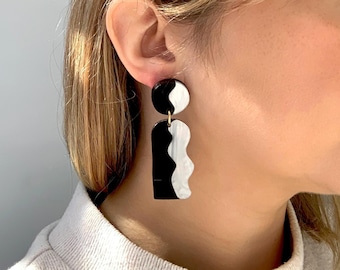 Statement drop earrings CALATA - Black & White Pearl