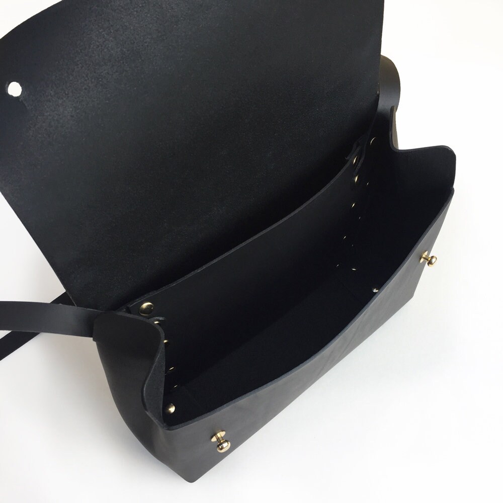 Handmade Leather Shoulder Bag SCYLLA Black Can Be | Etsy