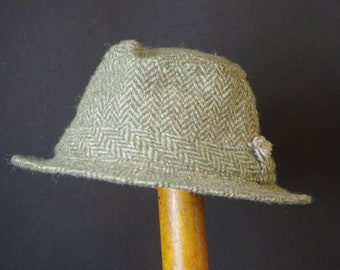 Green Wool Celtic Walking Hat Size XL Made In Ireland Herringbone Design Quilted Lining