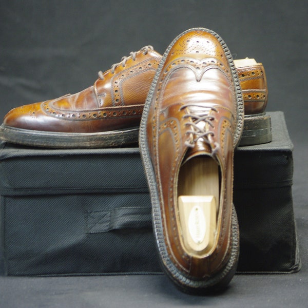 Men's Florsheim Leather Shoes, Made in Canada, Harry Rosen Shoe Stretcher, Wing Tip Brogue Style