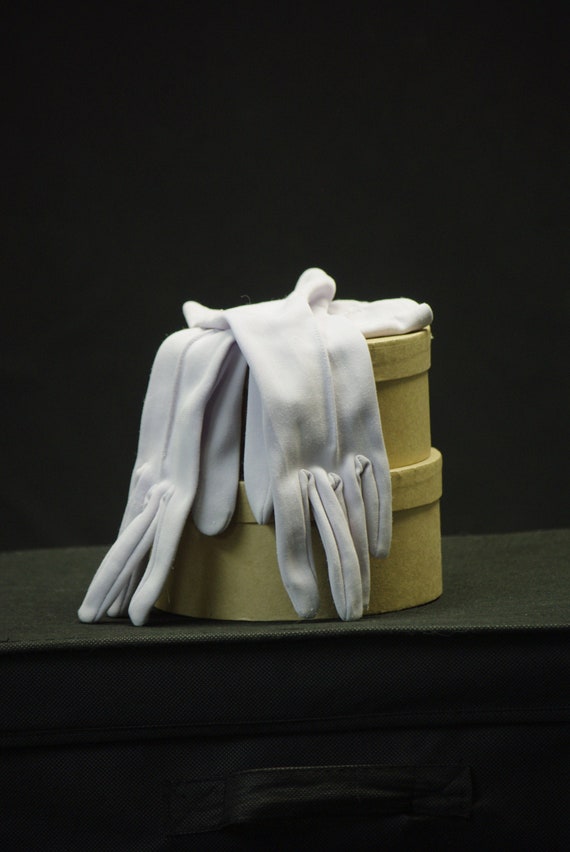 Pale Lilac 50's Gloves, Nylon Size 6 1/2