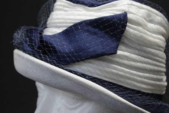 Vintage Navy & White Shirred Summer Hat Veil Deco… - image 4