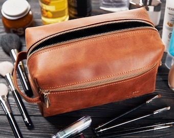 Custom initial personalized gift for him leather dopp kit for men, Christmas gifts, groomsmen proposal mens toiletry bag