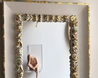 Miroir avec cadre en plâtre de Bologne et feuille gravée façon or