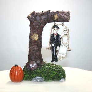 Halloween Cake Toppers - Halloween Wedding - Skeletons - Cake Toppers - Bride and Groom - Hallowe&#39;en - Dead - Zombies - Weddings - Bridal