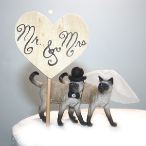 Cat Cake Topper; Siamese Cats; Wedding Cake Topper; Animal Cake Topper; Kittens; Custom Cake Topper; Cat Lover; Bride and Groom; White Cats