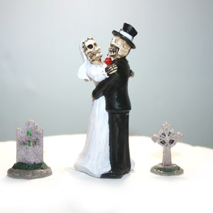 Wedding Cake Toppers - Skeleton Cake Toppers - Halloween Cake Toppers - Halloween Wedding - Skeletons - Dead - Zombies - Hallowe&#39;en