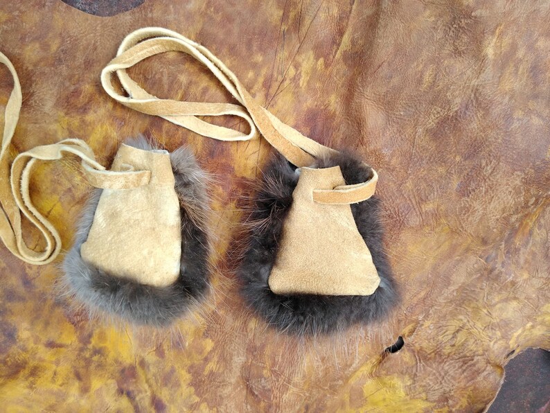 beaver fur neck bag