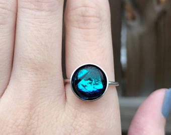 Teal Turquoise Dichroic Glass Ring. Single Stone Ring. Fused Glass. Glass Ring. Sterling Silver Jewelry. Simple Ring Design. Size 7.5