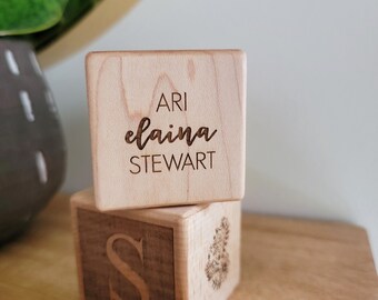 Bloque de bebé grabado personalizado // Regalo de bebé recién nacido // Bloque de madera personalizado // Regalos para abuelos // Cubo de nombre de bebé // Juguetes Montessori