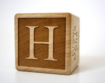Bloque de bebé grabado personalizado // Regalo de bebé recién nacido // Bloque de madera // Regalo de bebé personalizado // Regalos para abuelos / Bloque de nombre de bebé / Cubo
