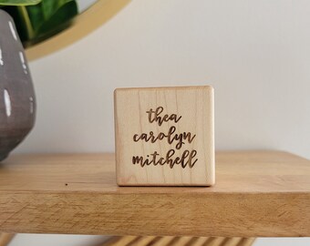 Regalo de bebé personalizado // Bloque de bebé recién nacido grabado personalizado // Bloque de madera // Reliquia atemporal // Guardería decoración niña // Bonito recuerdo