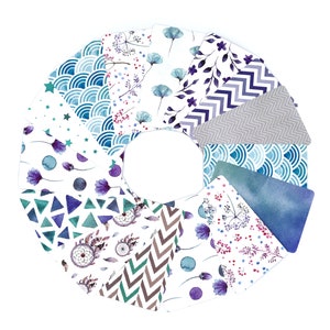 Peut inclure: Un ensemble de 10 cartes &agrave; motifs aquarelle dispos&eacute;es en cercle. Les cartes pr&eacute;sentent divers motifs, notamment des formes g&eacute;om&eacute;triques, des motifs floraux et des attrape-r&ecirc;ves. Les cartes sont toutes blanches avec des accents bleus, violets et verts.