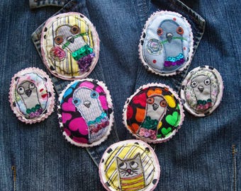 Handgemaakte unieke scrappy broche, duif, kat, leuk eigenzinnig textielaccessoire, draagbare kunst, funky pin