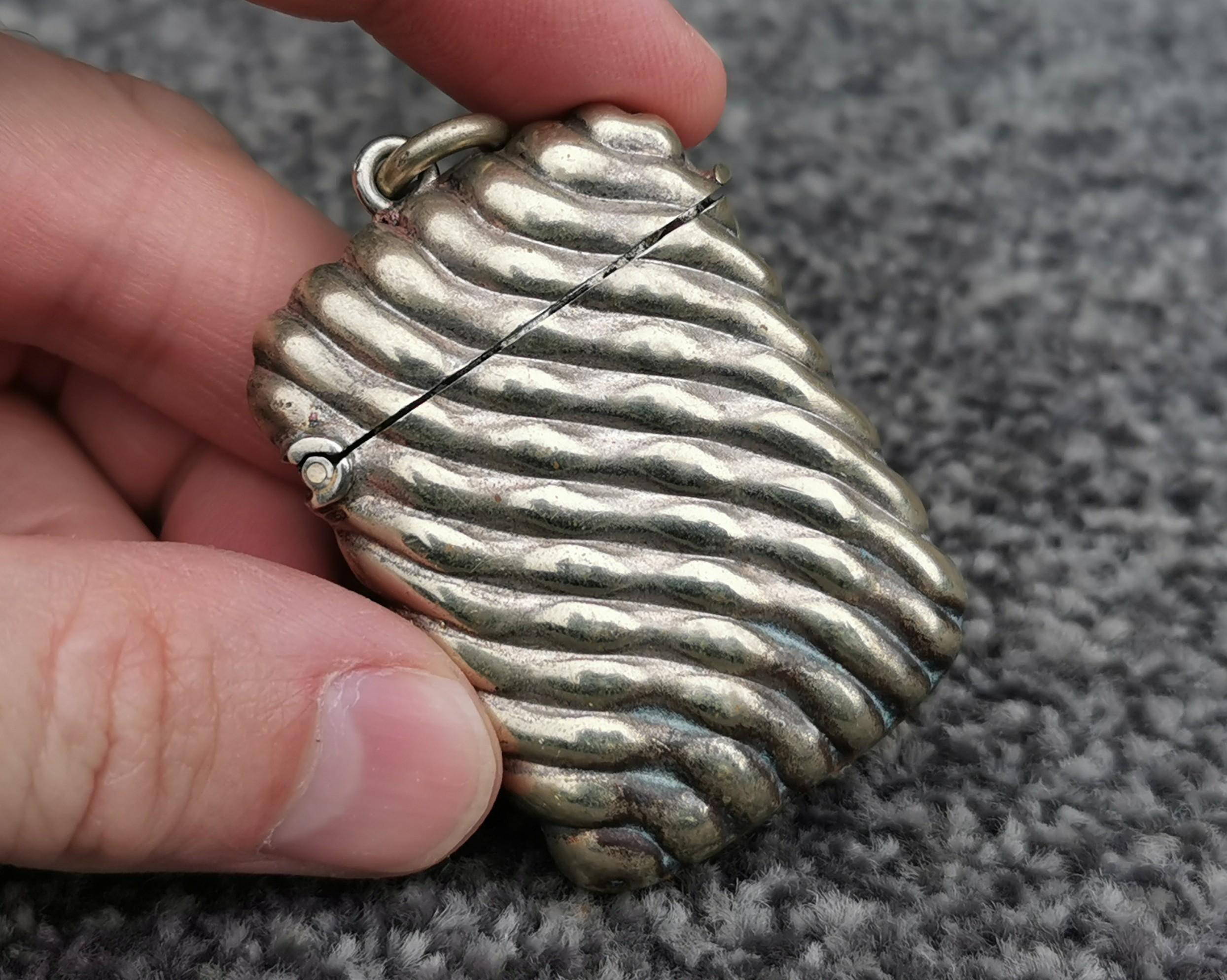 Vesta case - Etsy 日本