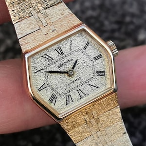Slim Petite Wrist Size, Vintage Sekonda Watch Gold-Plated Hexagon Dial Textured Bracelet