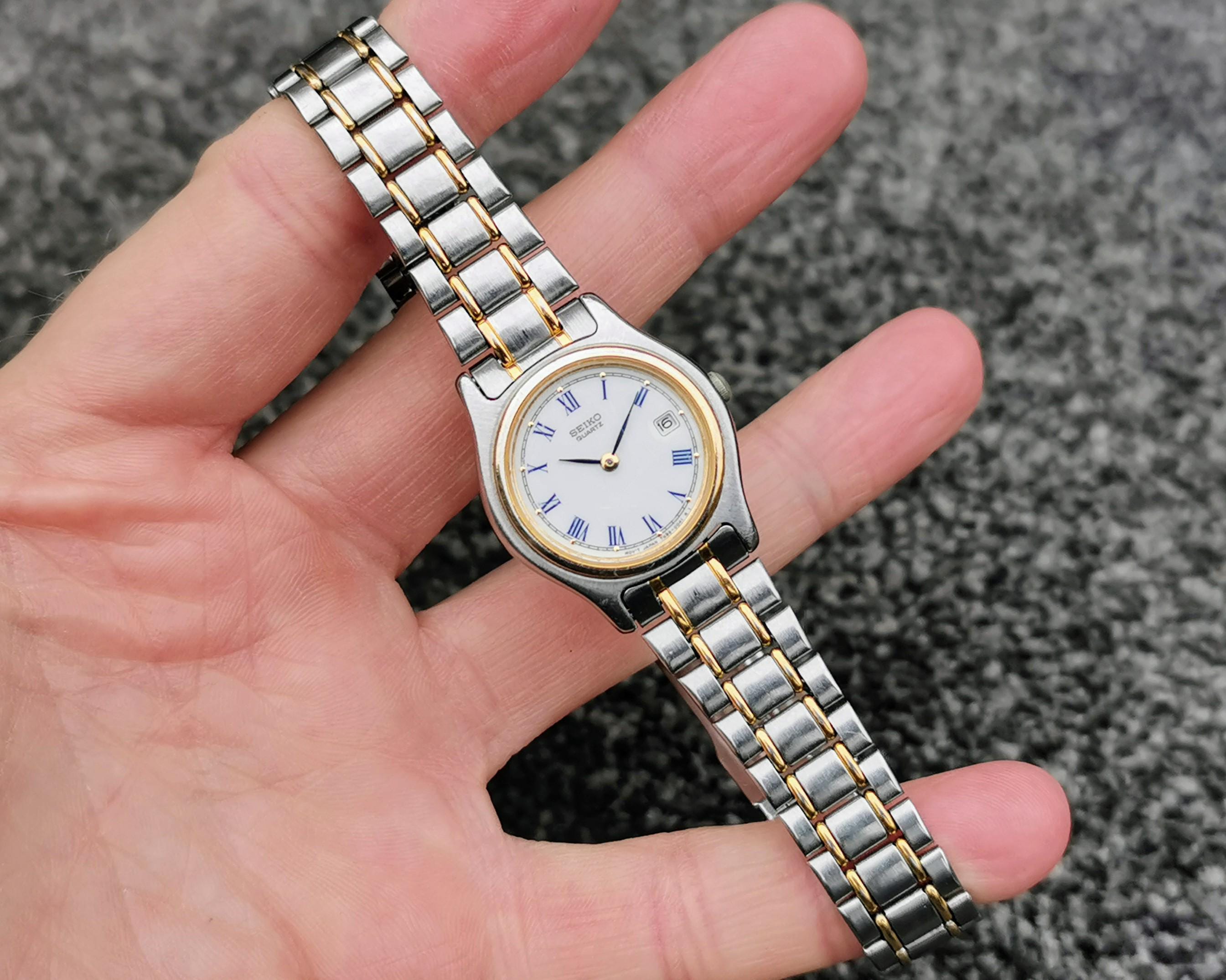 時計 90s archive SEIKO ladies bracelet Watch 1994 Vintage Seiko Quartz Watch, Date Indicator, Two-tone