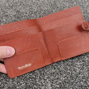 Porte-monnaie Notecase vintage en cuir marron clair, fermeture par languette, fabriqué en Angleterre
