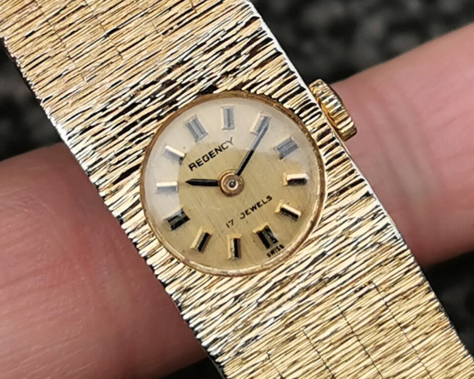 1980 Regency Watch Swiss Made 17 Jewels Gold-plated Bark Effect