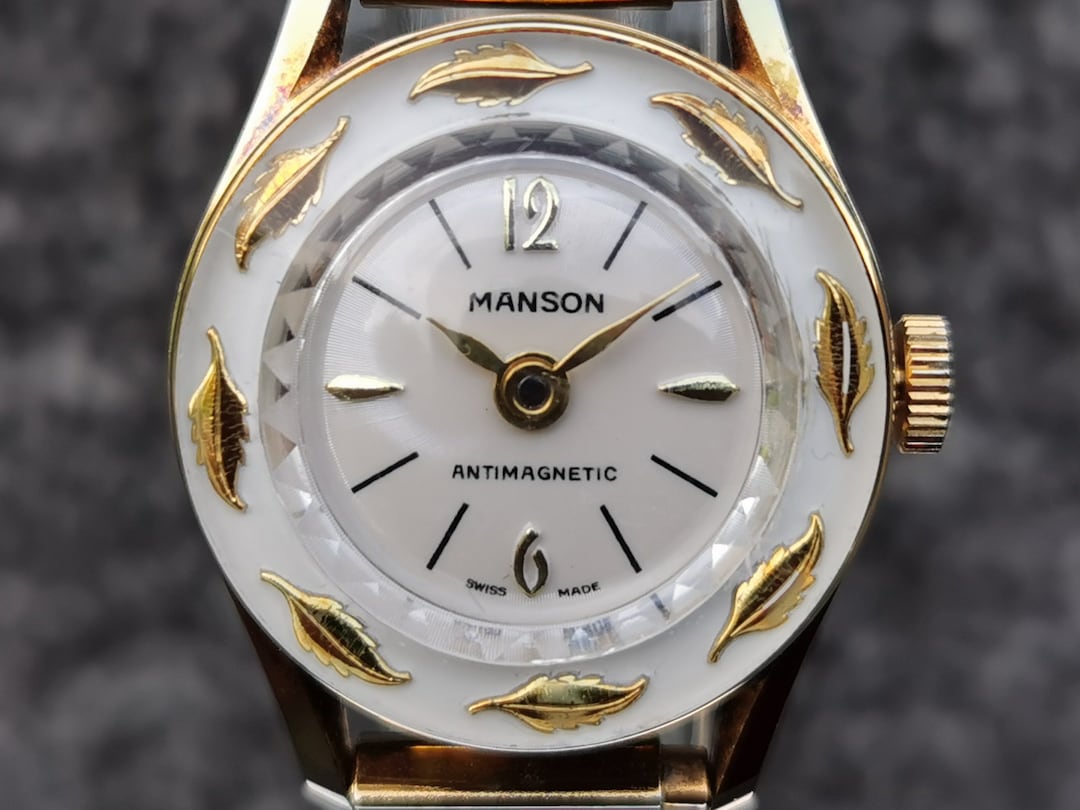 【1950年代頃】MANSON 白文字盤 スイス製 ヴィンテージ 手巻き腕時計 1950年代頃】MANSON 白文字盤 スイス製 ヴィンテージ 手巻き腕時計
