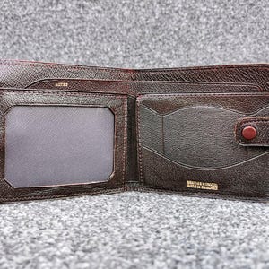 Cartera plegable vintage de cuero marroquí de los años 60 con bolsillo para notas, tarjetas, sellos, identificación y fotos.
