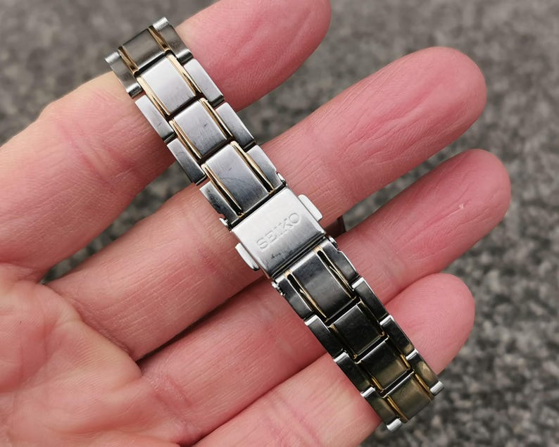 Seiko SOLAR-klocka, blå urtavla, ljusgrå visare, E/F-dagarsdatum, rostfritt stålarmband bild 5