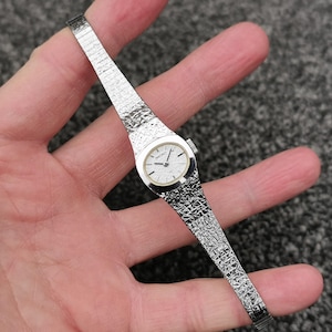 Small Wrist Size 6&quot; Vintage 1976 Seiko Quartz Watch (WGP) White Gold-Plated, Steel Bracelet