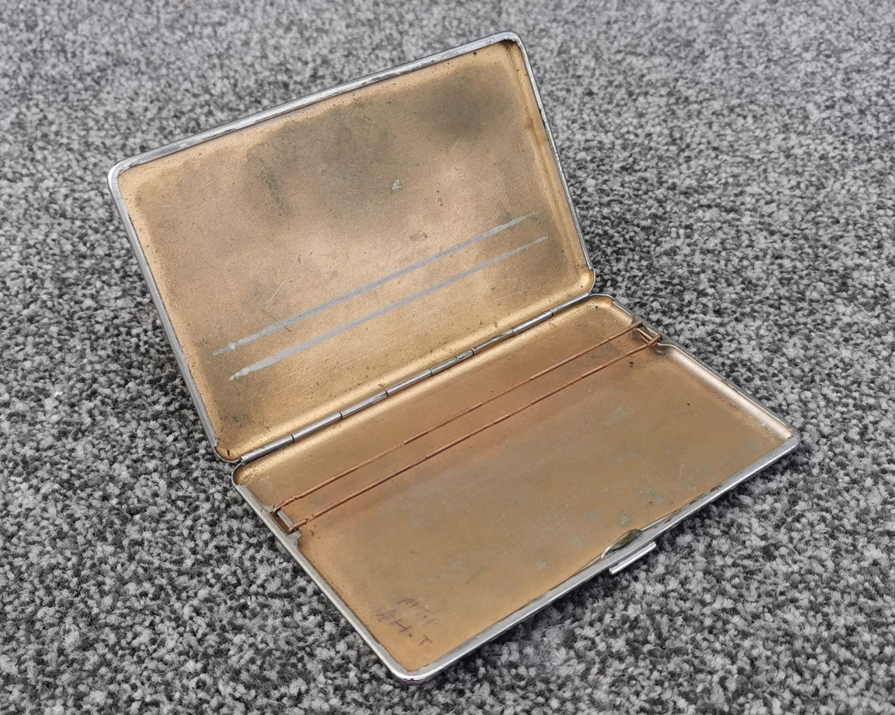 1950 年代ビンテージ　シガレットケース　銀メッキ　エンジンターンド加工 金属製シガレットケースまたはカードウォレット、エンジンターン