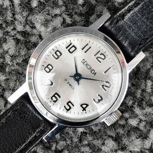 Vintage Sekonda horloge uit de jaren 70, 17 juwelen ronde geborstelde zilveren wijzerplaat lederen band afbeelding 3