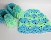 Newborn outfit set, Newborn Photo Prop with Knit Pom Pom Hat and Booties, Newborn Props, baby accessories