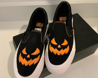 YRU Halloween shoes size 7, but run small