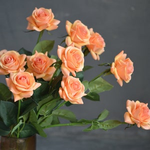 Roses oranges, fleurs authentiques, roses authentiques, roses en soie, décoration d&#39;intérieur, roses véritables, roses chou, décoration de mariage