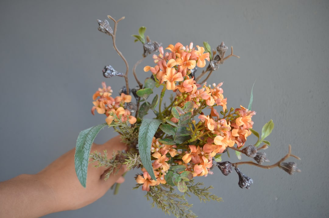 Burnt Orange Flowers, Terracotta Flowers, White Wildflowers, Burnt Orange Decor, Burnt Orange