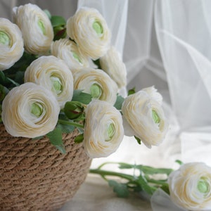 Fake Ranunculus, Luxe faux Ranunculus, Silk Ranunculus, White Ranunculus, Wholesale Artificial Flowers, Artificial Flowers
