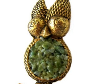 Vintage 60's Antiqued Gold Tone with Green Onyx Chip Figural Owl Brooch Pin