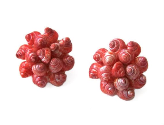 Vintage Red Trochus Shell Cluster Earring Clips - image 1