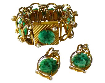 Vintage 1950's Chunky Gold Tone w/ Carved Green Peking Glass & Faux Pearl Link Bracelet Earrings Set