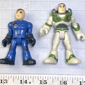 Figuras de ação Fisher-Price Imaginext Buzz Lightyear e Funcionário do Parque Jurássico (somente as figuras) imagem 1