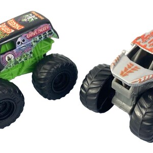 Lot 2 Monster Trucks Grave Digger & ThunderROARus Plastic 1:64 3" image 1