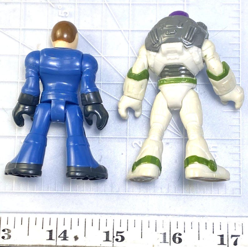 Figuras de ação Fisher-Price Imaginext Buzz Lightyear e Funcionário do Parque Jurássico (somente as figuras) imagem 4
